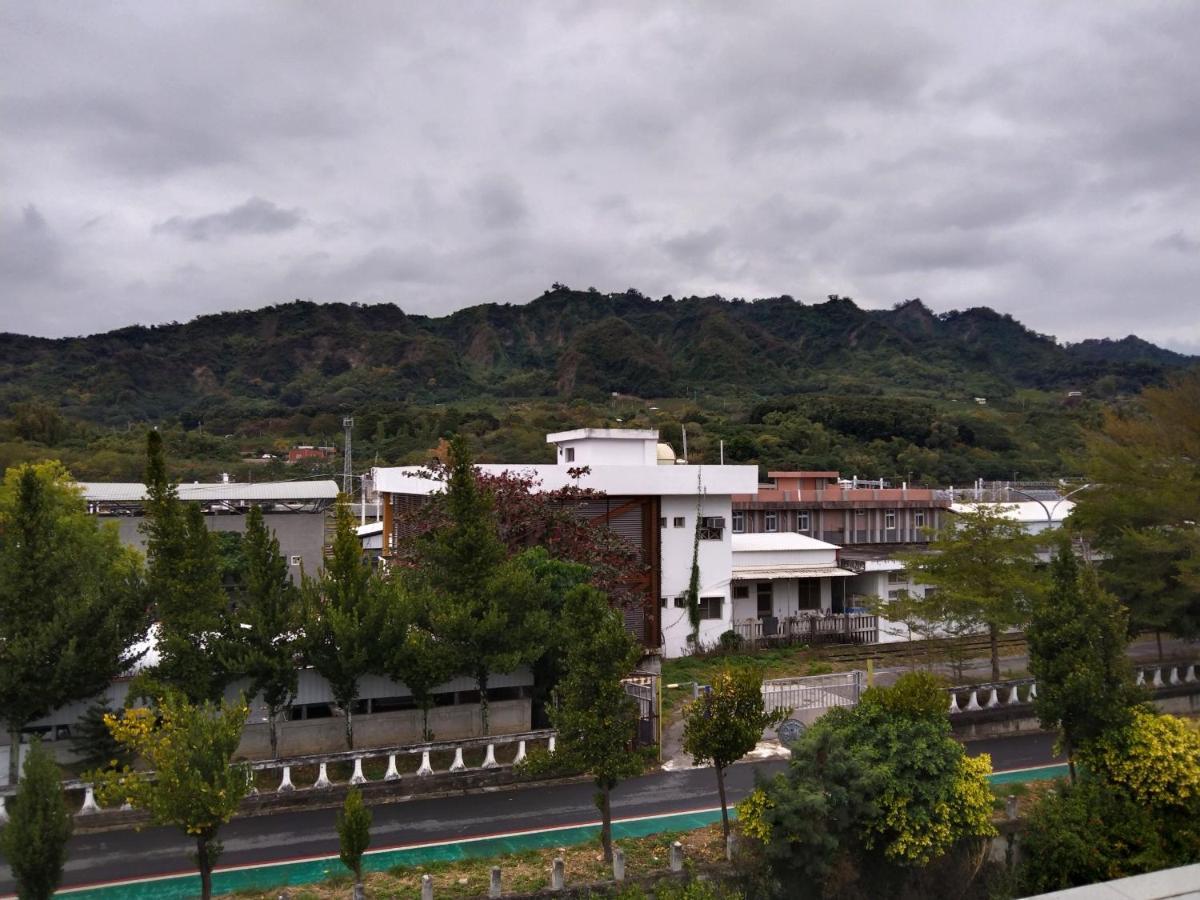 臺東火車站 黎亞兒民宿liyar House 青旅客棧 T'ai-tung Exteriör bild